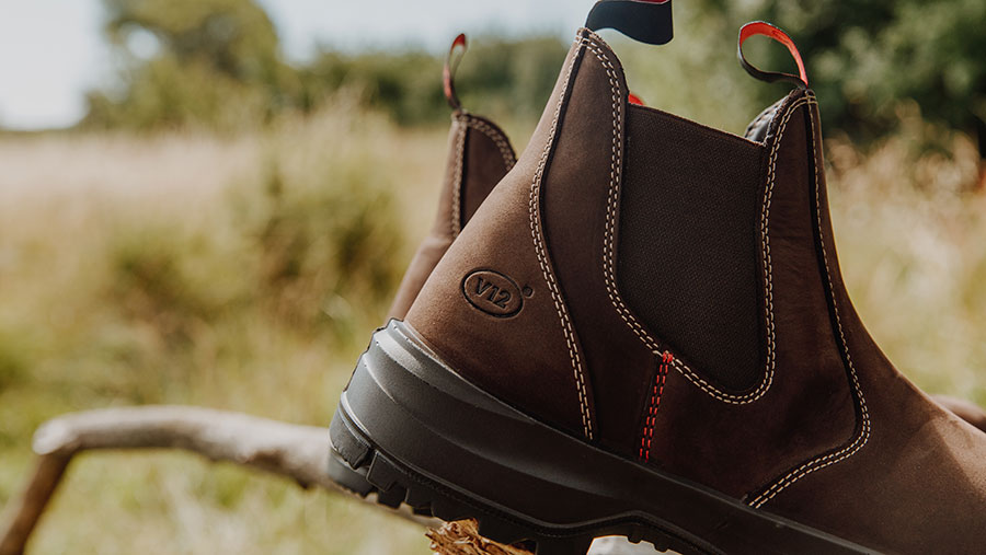 © V12 Footwear