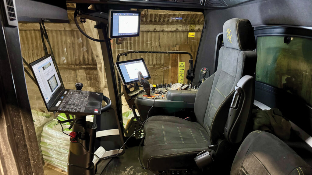 New Holland CR11 cabin