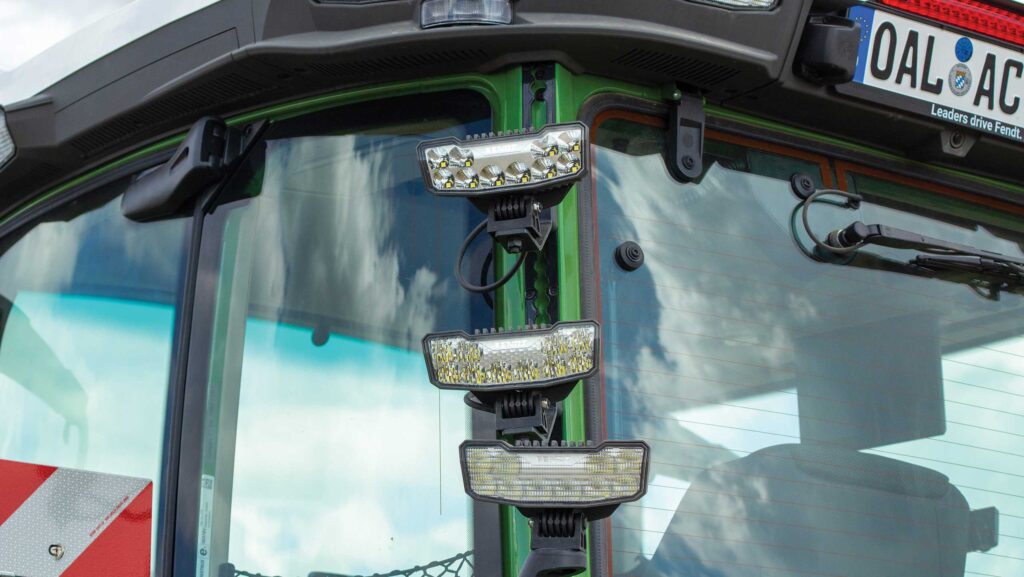 LED lights on Fendt 800 tractor