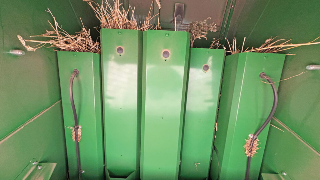 Five straw walkers on John Deere T5 600