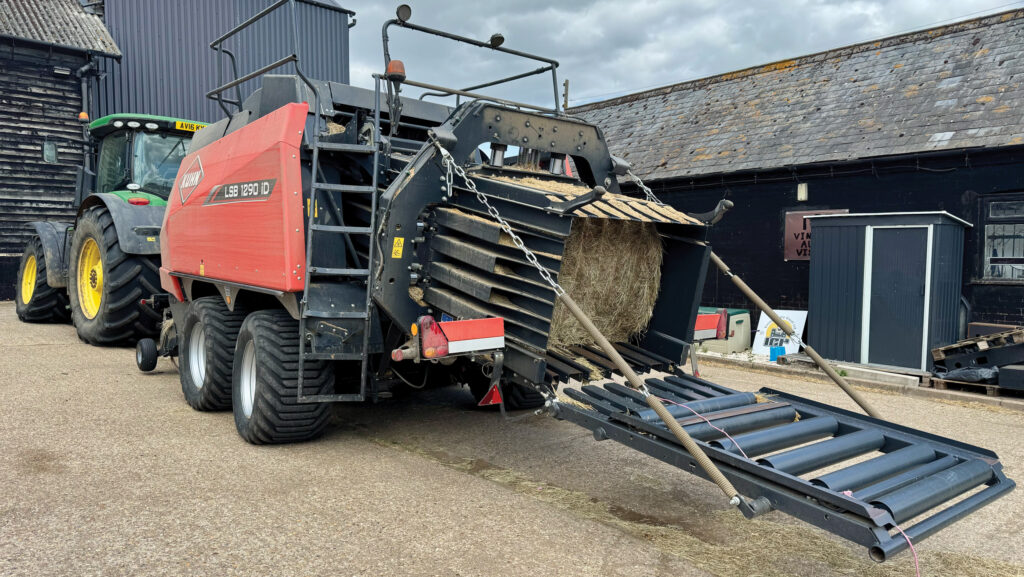 Kuhn SB 1290 iD baler © MAG/Oliver Mark