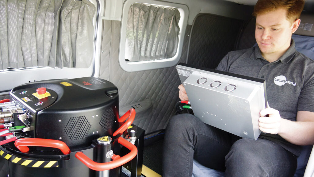 Lider scanner being operated
