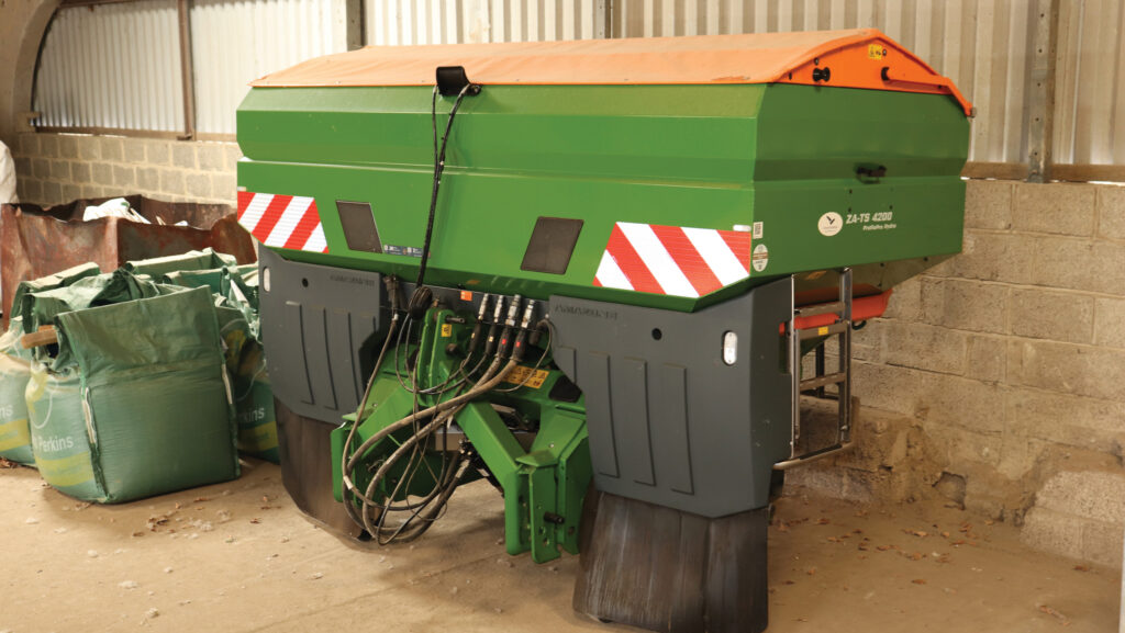 Amazone spreader