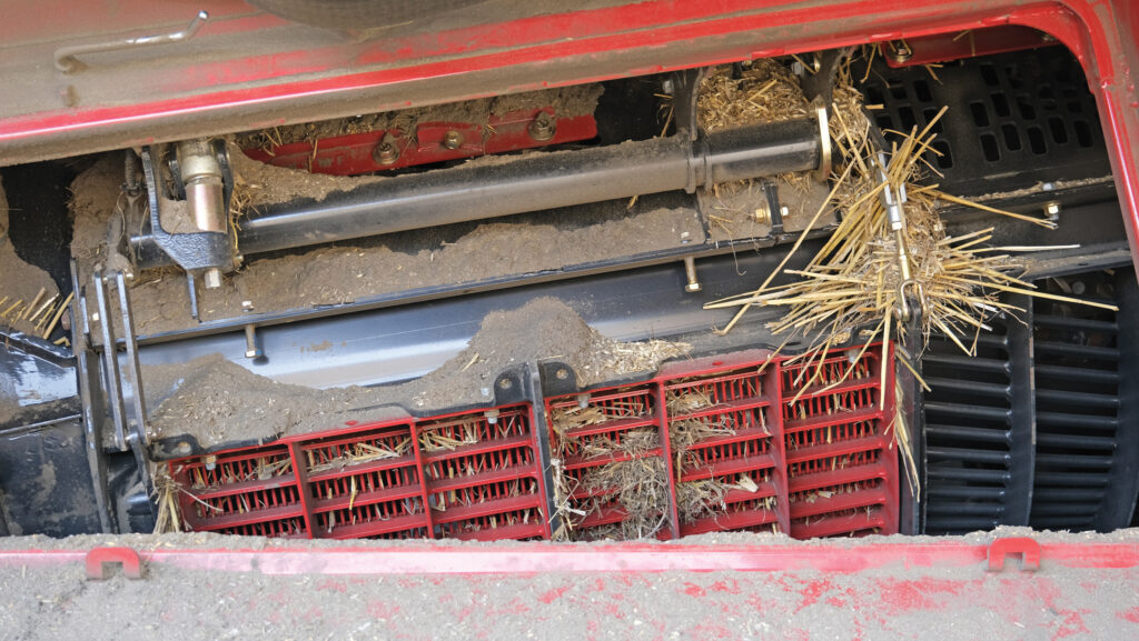 threshing rotor on combine harvester