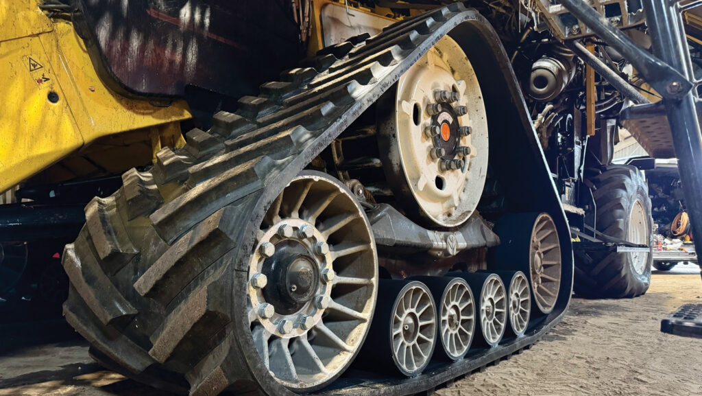 New Holland CR11 tracks