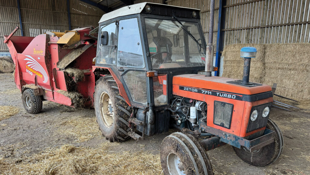 Zetor 7711 tractor