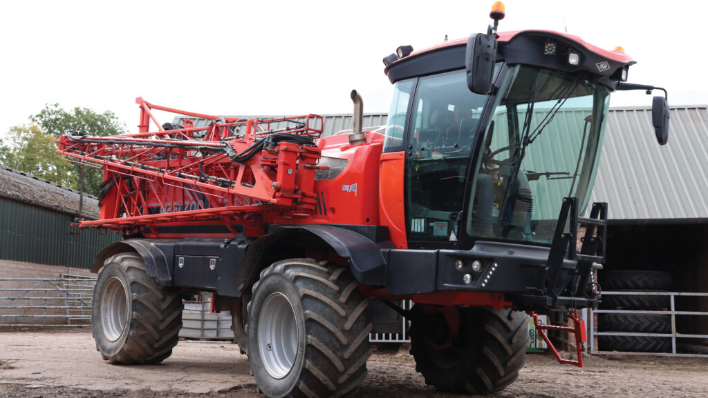 36m boom Sands Horizon 5500 self-propelled sprayer