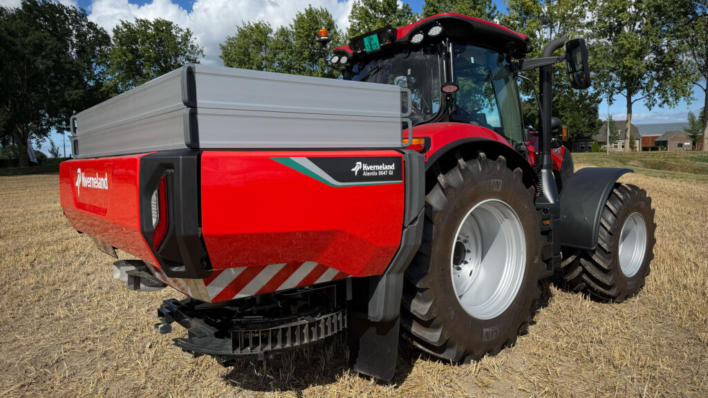 Kverneland Alentix fertiliser spreader © MAG/Oliver Mark