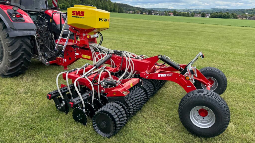 SMS Agro’s trailed 4m direct drilling air seeder © SMS Agro