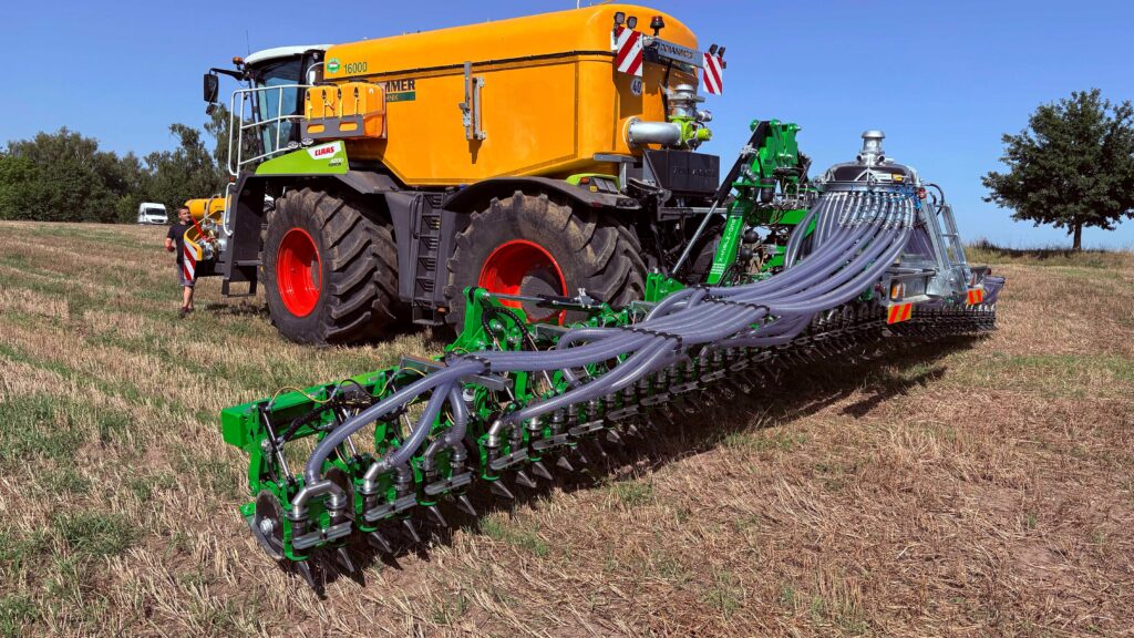 The MOM 12m EcoInjectX grassland slurry/digestate injector © MOM
