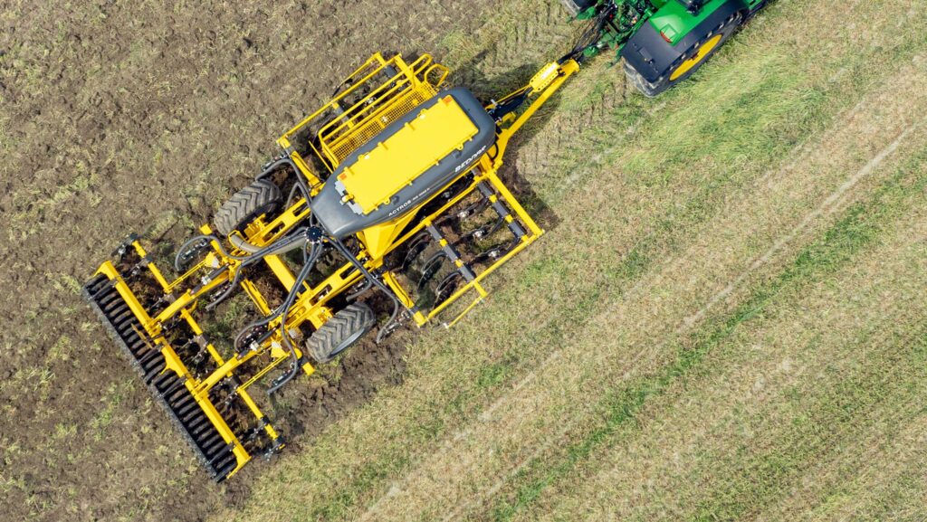 The 4m Bednar Actros RO Gen II with optional seeding kit © Bender