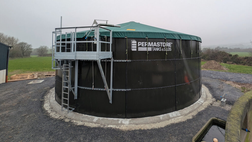 Covered slurry store