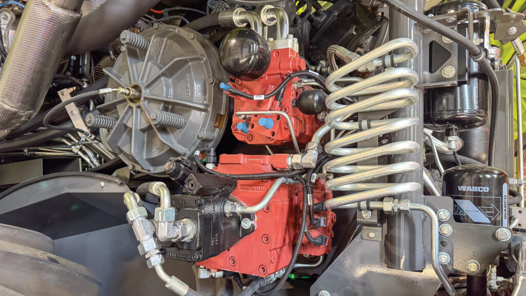 Hydraulic pump transfer case