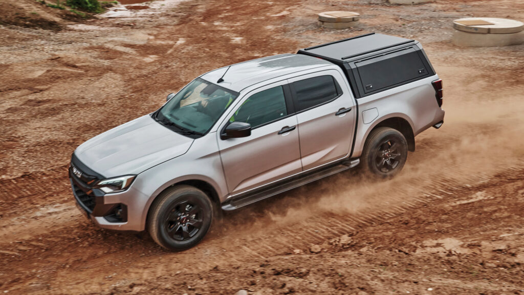 D-Max Commercial V-Cross © Isuzu