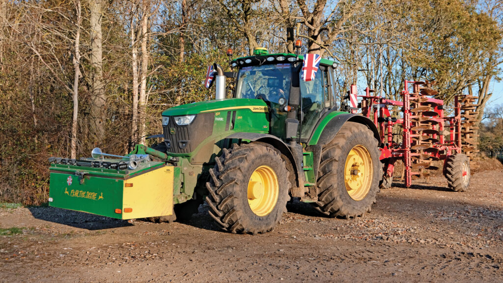 John Deere 6R 250 © James Andrews
