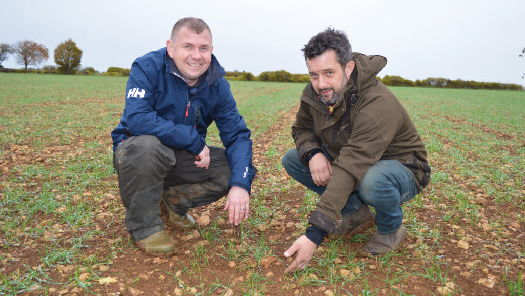 Ollie Stobo (right) with Agrii agronomist Ed Lammie © David Jones