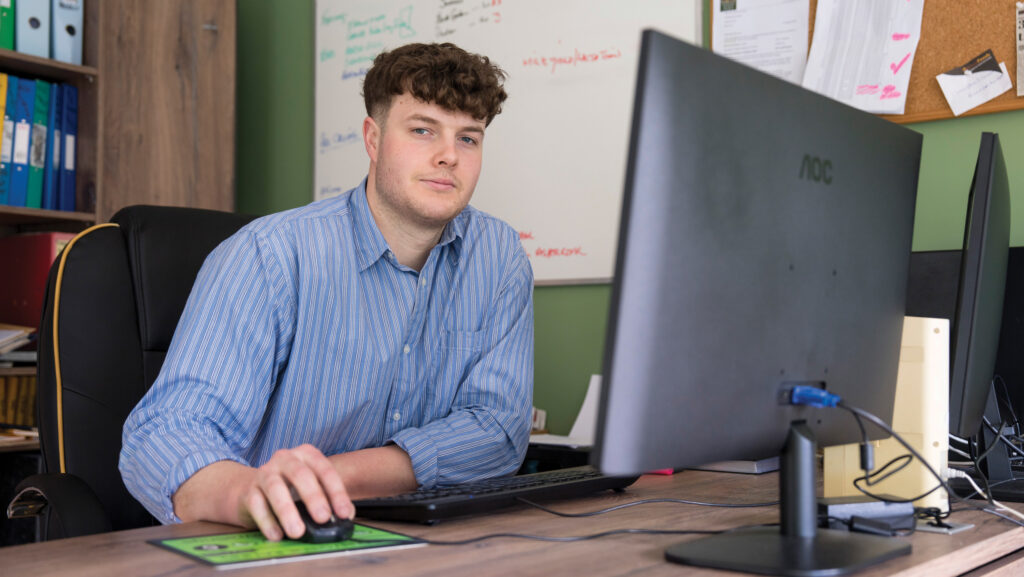 Ewan McCracken © Steffan Hill