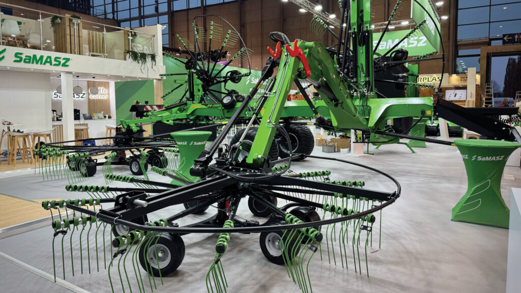 Samasz targets four-rotor rake market with new Z4-1550