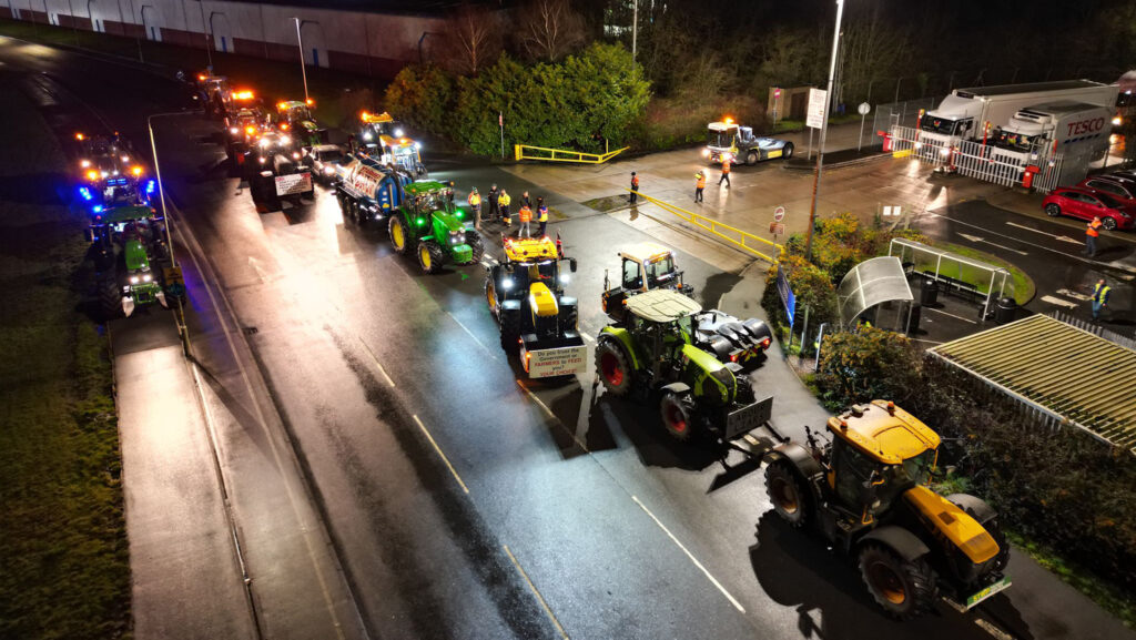 Farmers blockade Tesco distribution centre, Hinckley