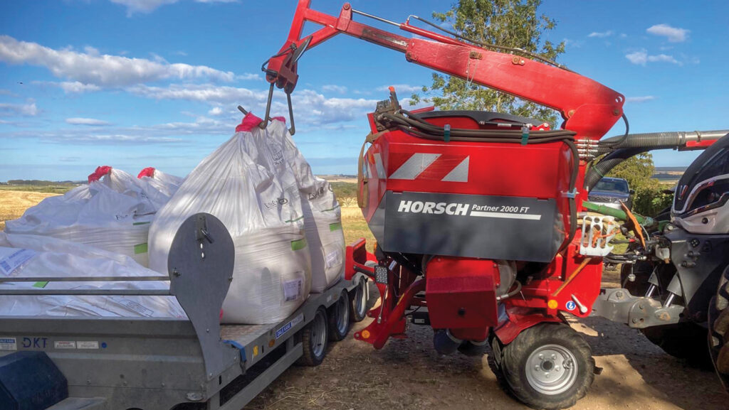 Hamish Watson's bag lifter © Hamish Watson