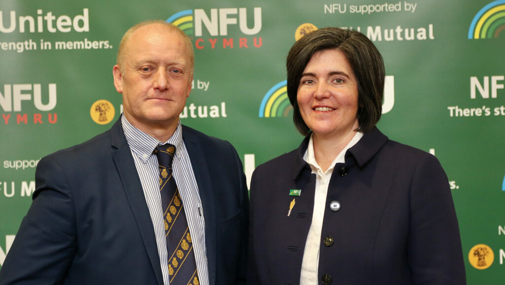 Abi Reader (right) and Paul Williams © NFU Cymru