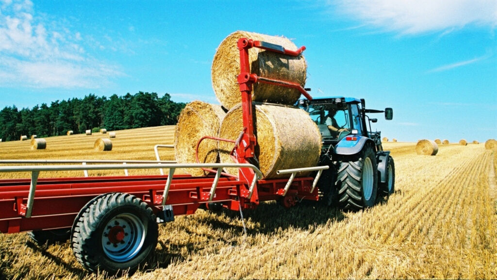 Porto bale transporter has lift-on and push-off loading and emptying © SMS