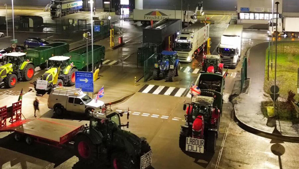 Tractor blockade Lidl depot Peterborough