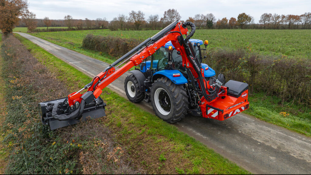 Kuhn’s 6.1m telescopic arm reach mower © Kuhn