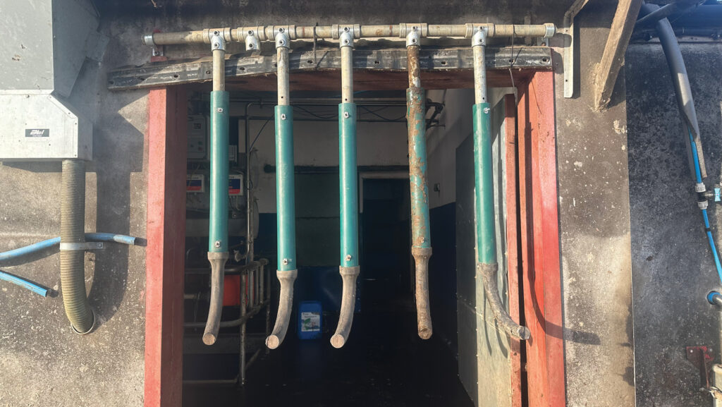 Matt Haines non-return 
parlour gate
