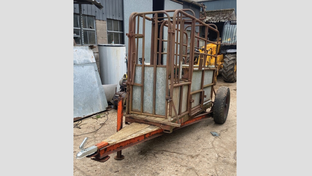 Robert Honeybun's mobile cattle crush