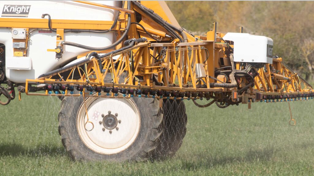 Don't reduce foliar fertiliser inputs, wheat growers advised