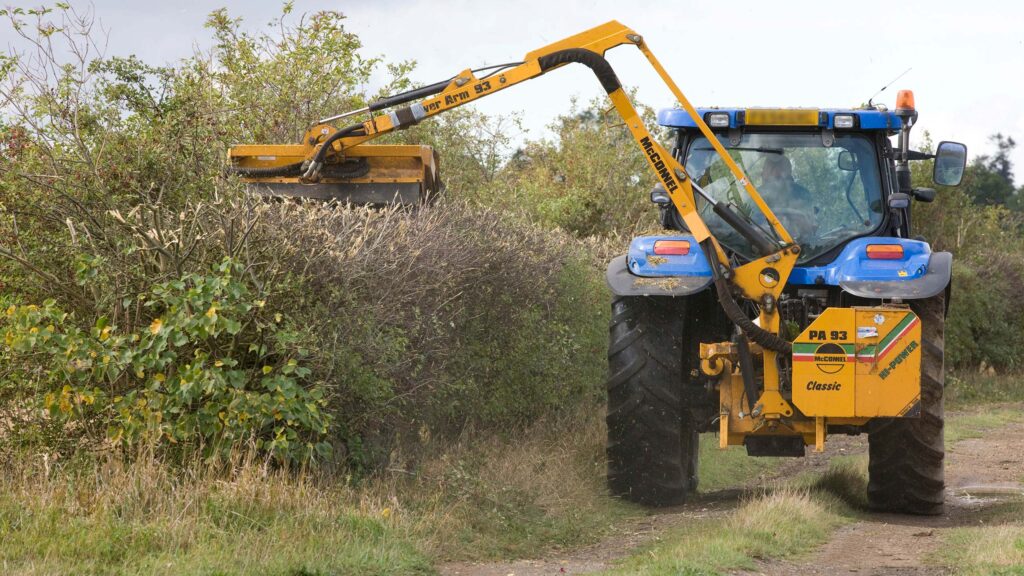 Farmers face hedgecutting deadline as 1 March ban looms
