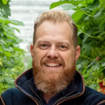 Daniel Cross