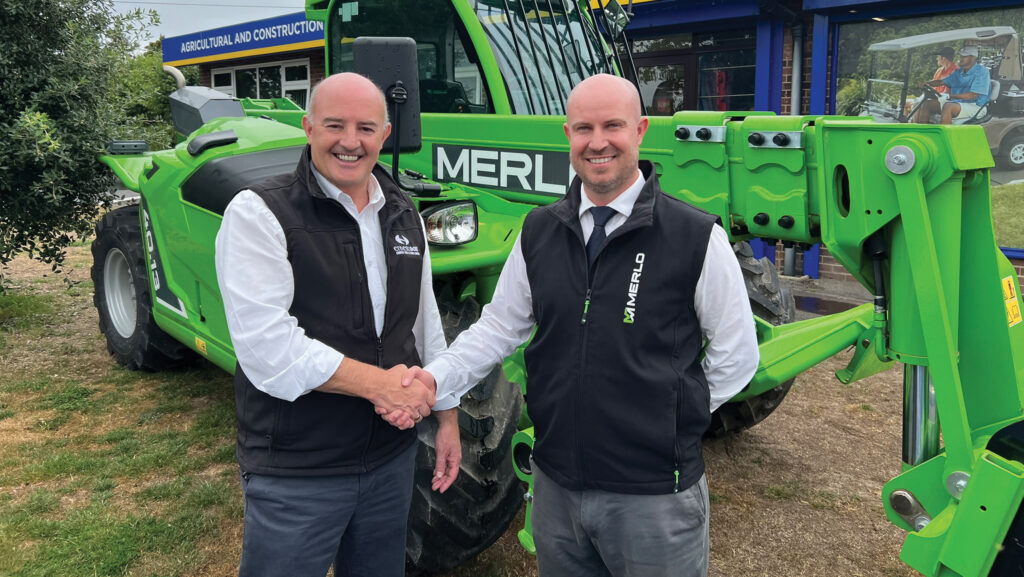 Doe’s Graham Parker (left) with Merlo sales manager Owen Buttle