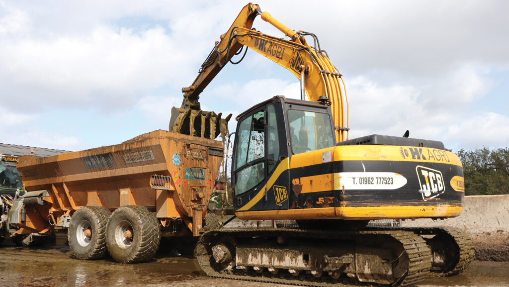 HK’s 24-year-old, 13t JCB JS130 © Andrew Faulkner