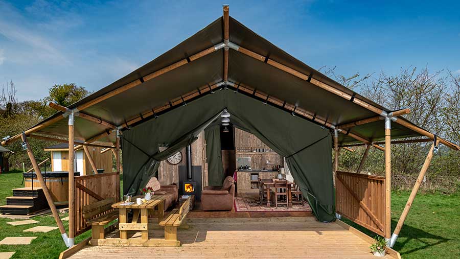 Safari tent