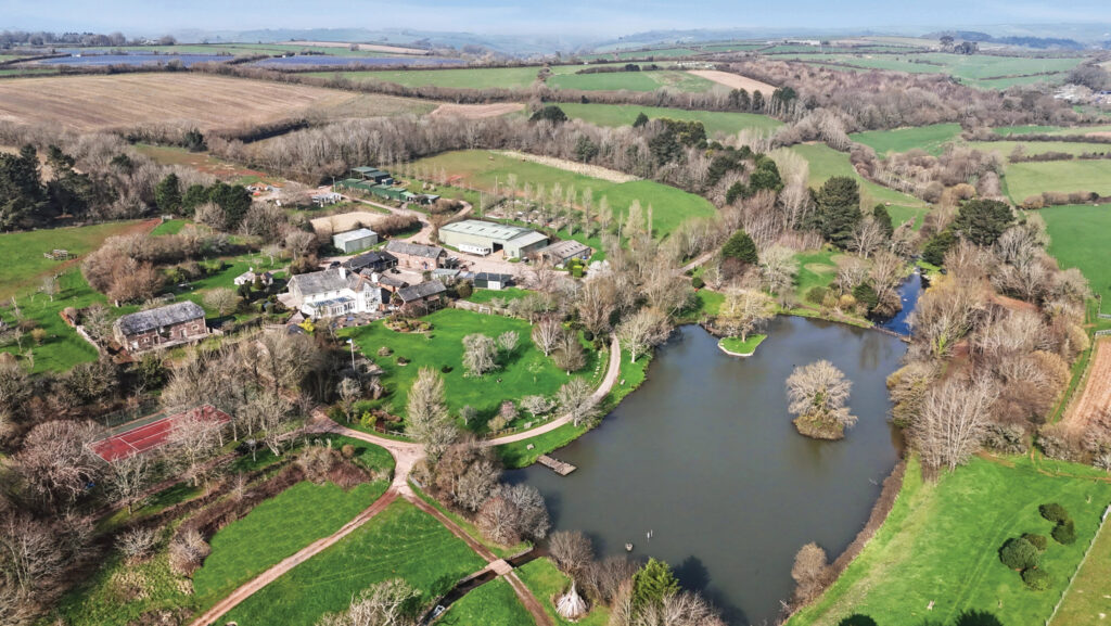 Extensive farm with lake