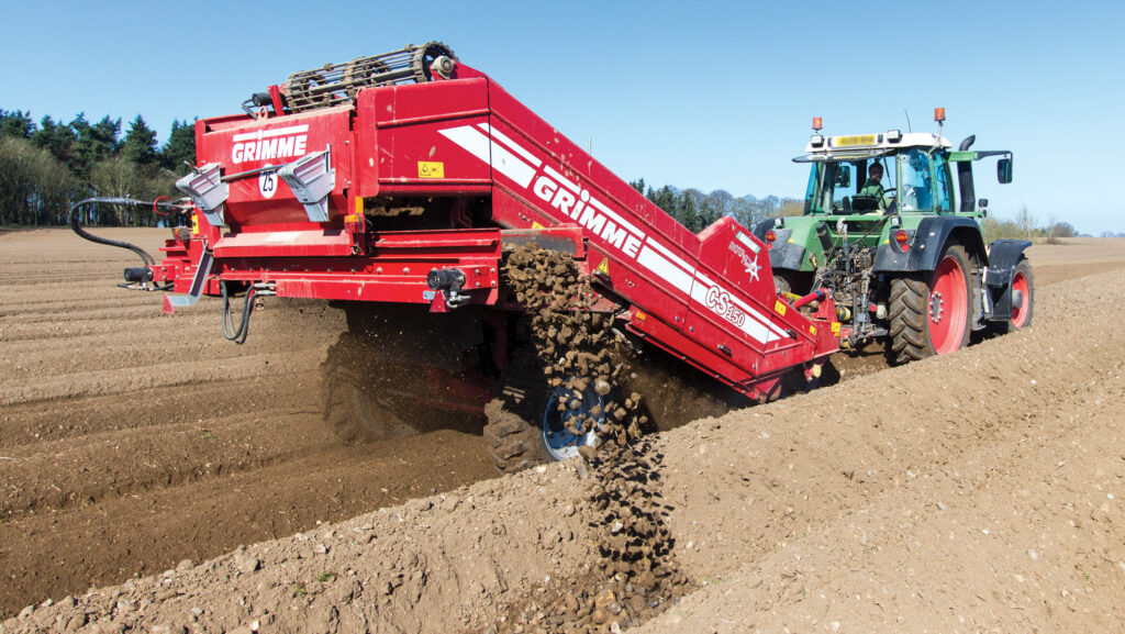 Destoning and potato planting © GNP