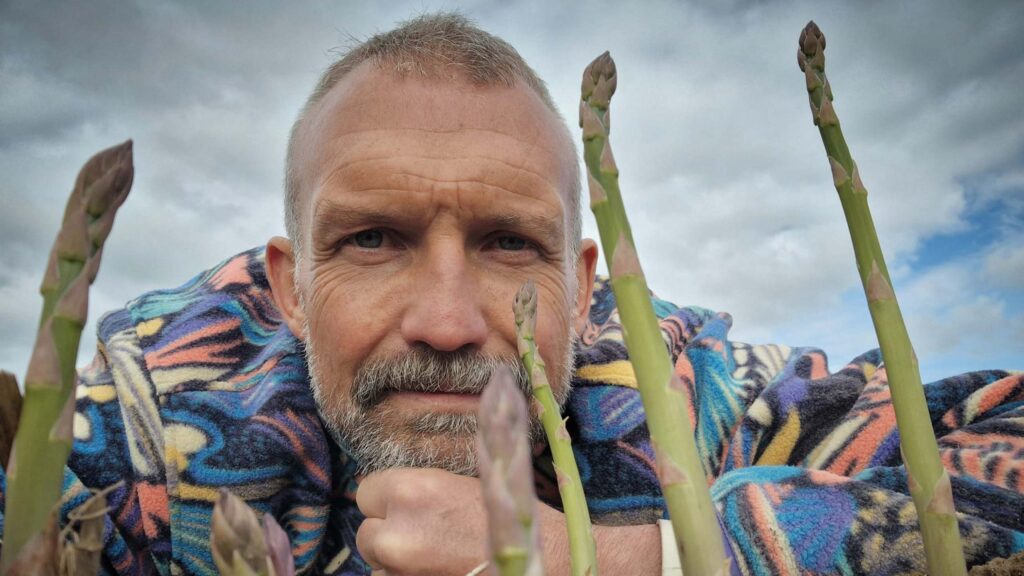 Asparagus farmer Andrew Pimbley © Andrew Pimbley