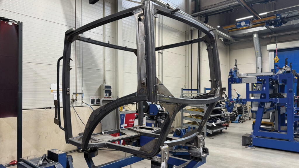 Deutz-Fahr 8340 tractor cab frame