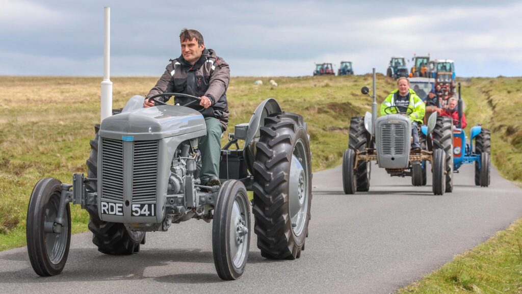 DPJ tractor run © Gary Jones Photography