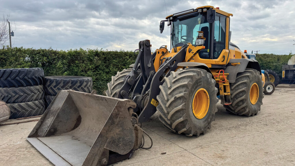 Volvo shovel