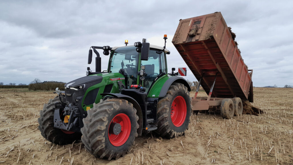 25-plate Fendt 620 © Jane Benney
