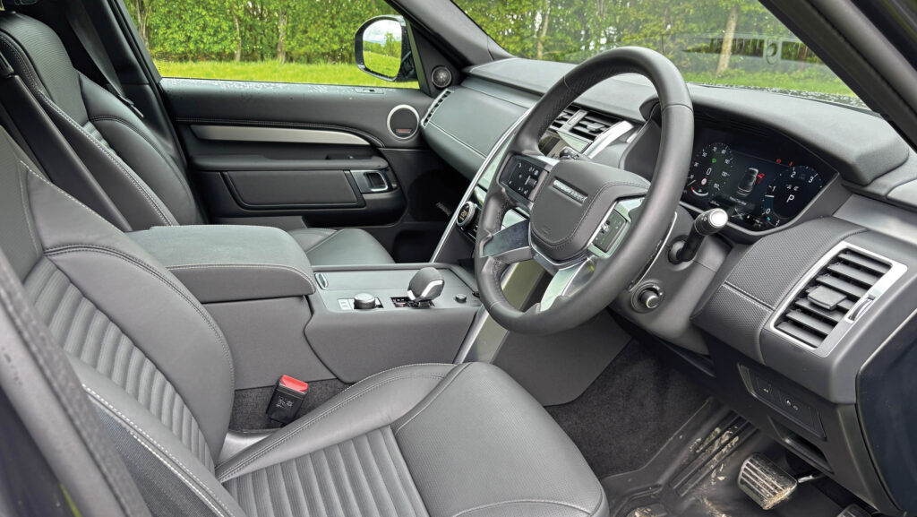Land Rover Discovery interior