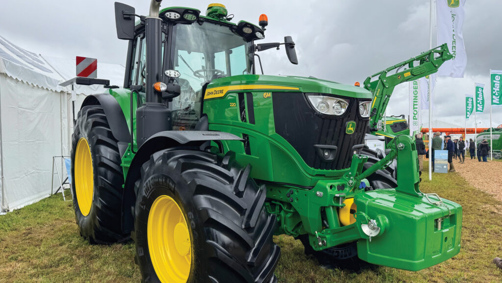 John Deere 6M 220 © MAG/Oliver Mark