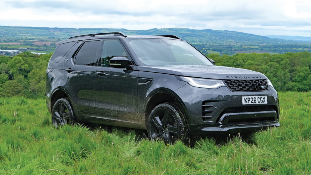 Land Rover Discovery © James Andrews
