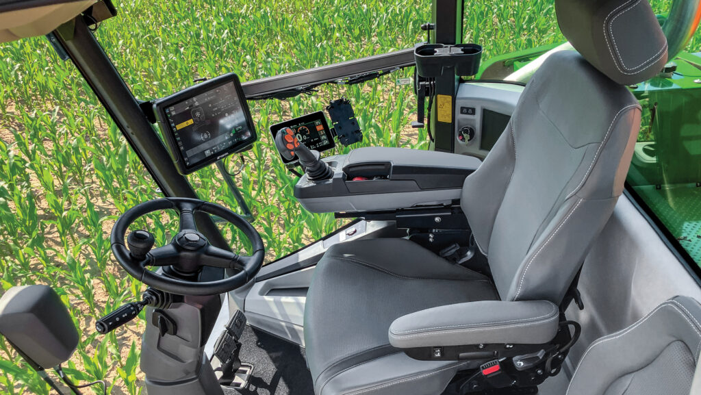 Pantera 4504 sprayer cab