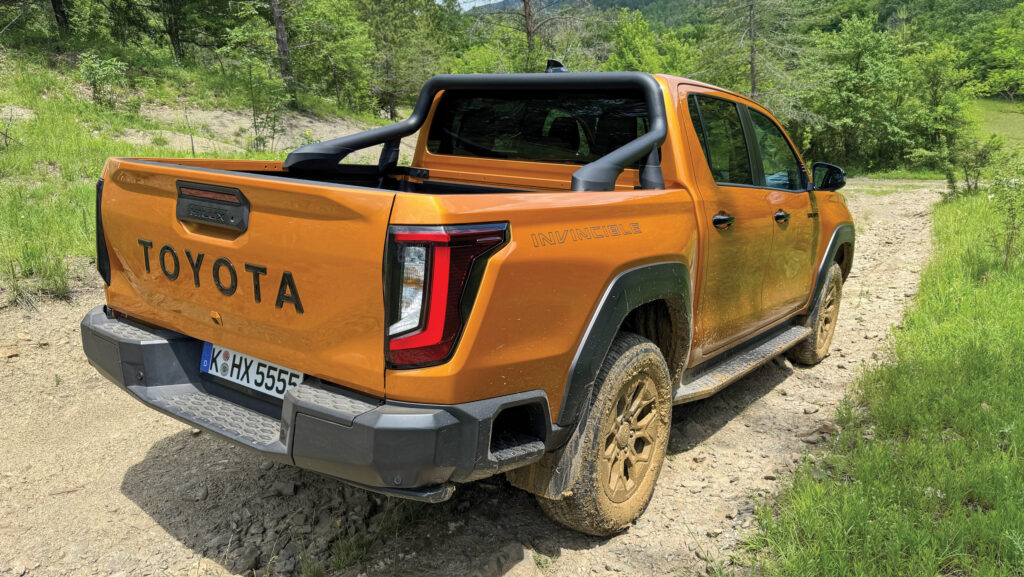 rear quarter view of pickup