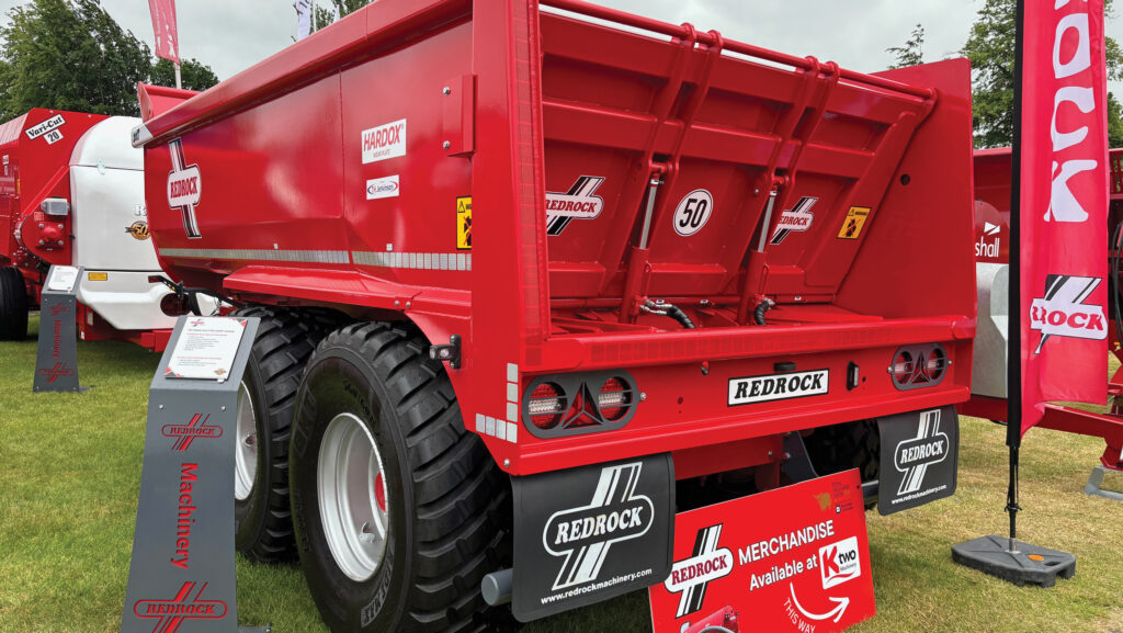Redrock half-pipe dump trailer
