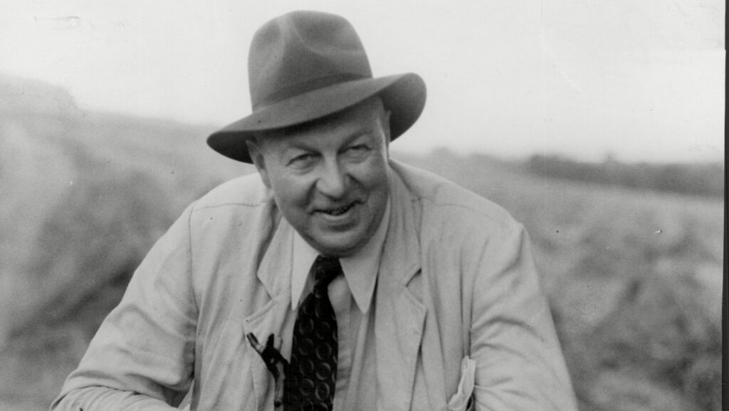 Farmer and writer AG Street © Frank Hudson/ANL/Shutterstock